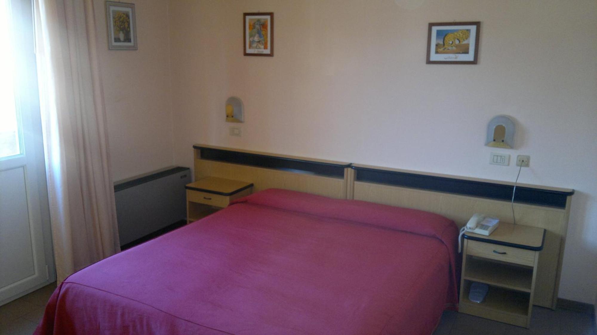 Hotel Centrale Argenta Екстер'єр фото