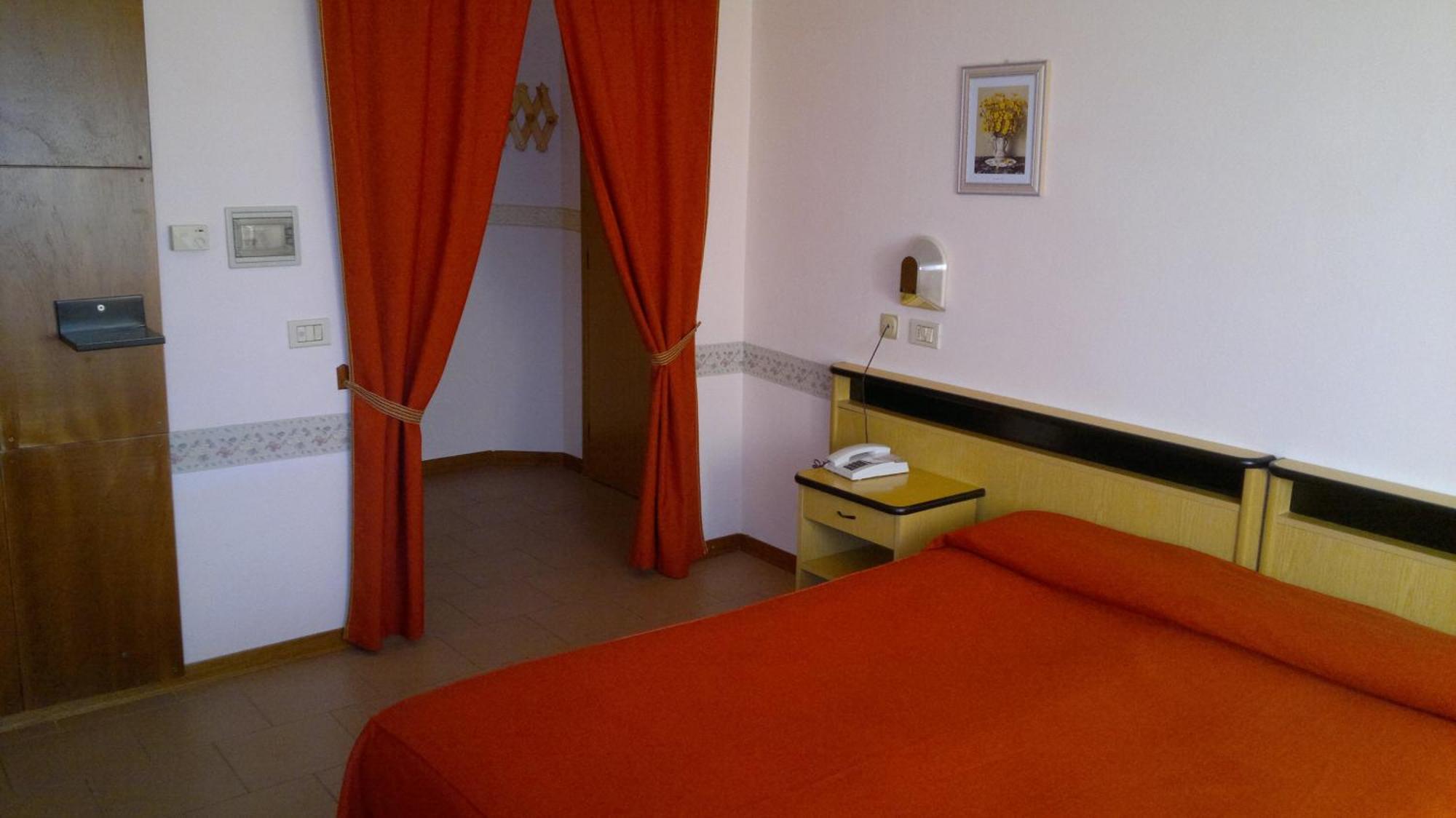 Hotel Centrale Argenta Екстер'єр фото