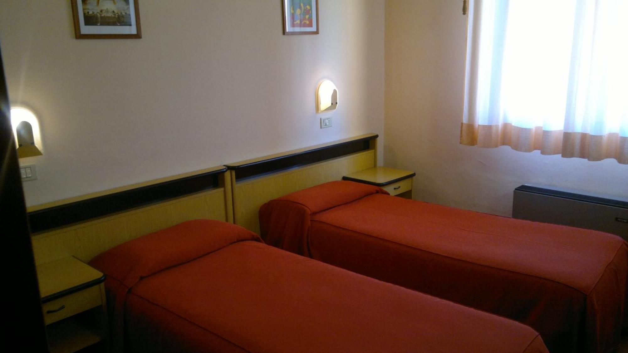 Hotel Centrale Argenta Екстер'єр фото